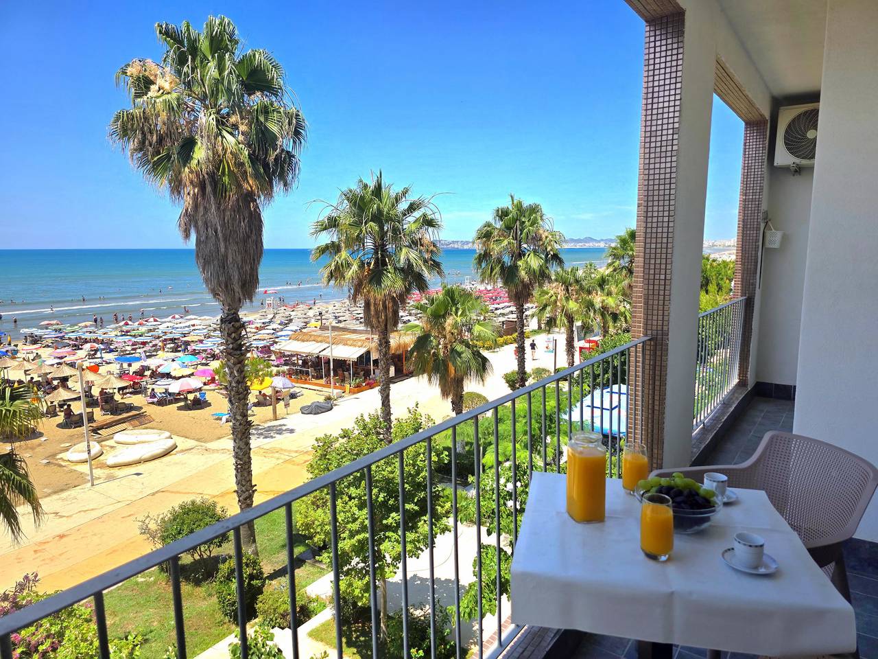 Geheel appartement, Vakantieappartement voor 3 personen met balkon in Durrës (stad), Albanië