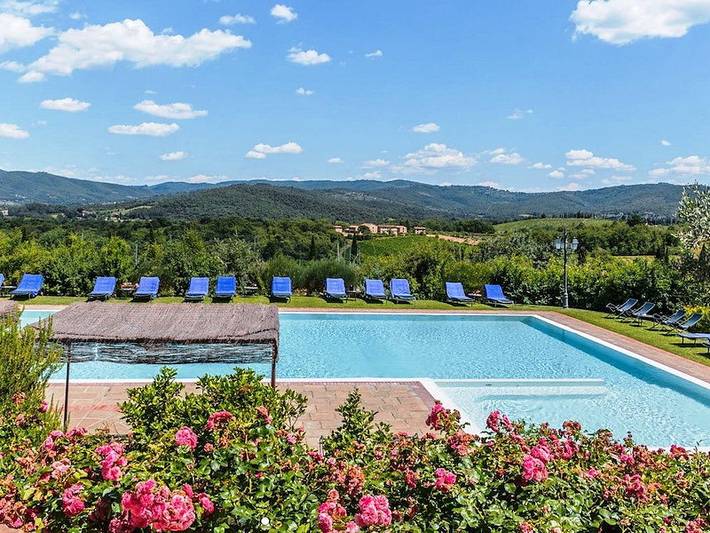 Ferienhaus für 4 Personen, mit Terrasse und Balkon/Terrasse