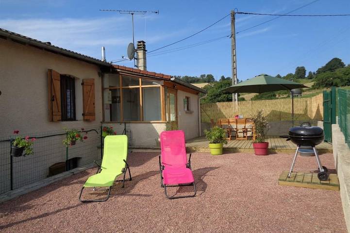 Gîte pour 5 personnes, avec jardin, animaux acceptés à Saint-Marcel-d'Urfé