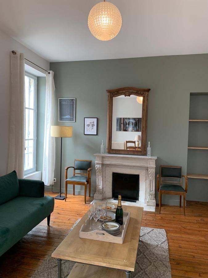 Appartement entier, Four-Bedroom Apartment in Cognac, Charente