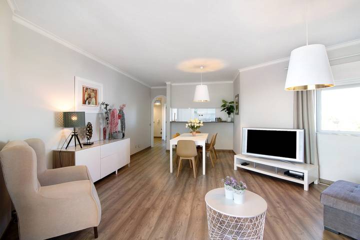 Gîte pour 6 personnes, avec balcon ainsi que bassin pour enfant et jardin à Guia - 4