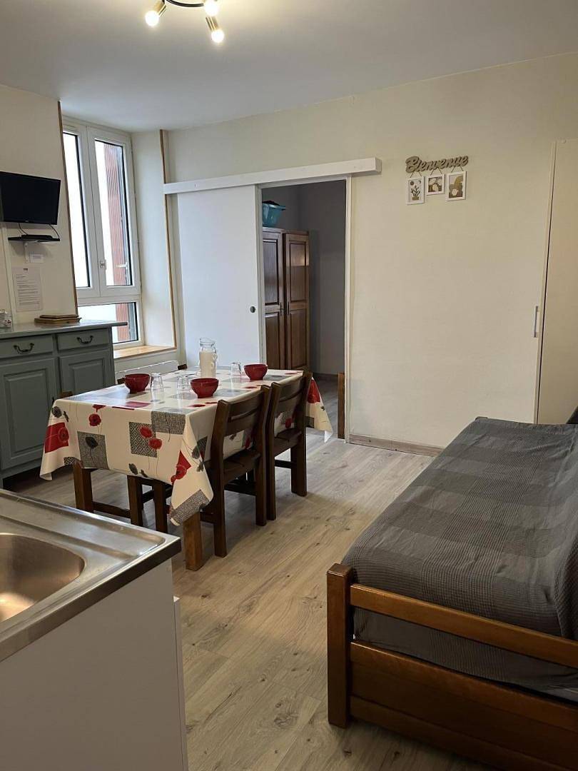 Casa rural con jardín y bañera, a 2 km de L'Ain in Sonthonnax-la-Montagne, Nantua