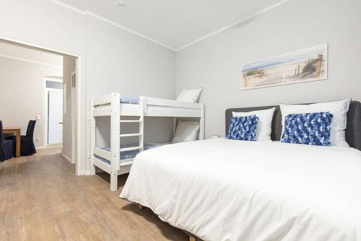 Ferienwohnung für 4 Personen, mit Balkon und Garten in Siegburg