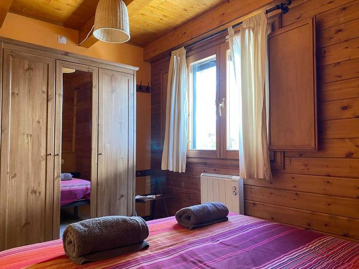 Gîte pour 6 personnes, avec vue dans Incles - 3