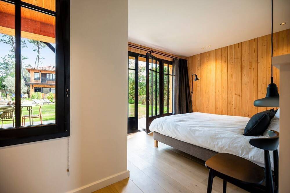 Villa Taloa - Siete Habitaciones Villa, Capacidad 14 in Le Canon, Lège-Cap-Ferret