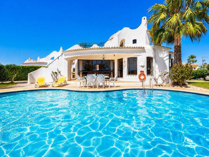 Ferienhaus für 6 Personen, mit Meerblick und Balkon sowie Terrasse und Garten