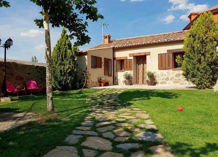 Casa rural para 9 personas, con Terraza además de Jardín y Vistas en Segovia