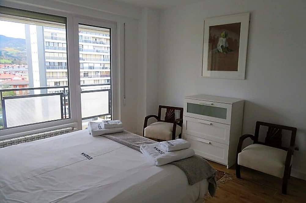 Entire apartment, Apartment Euromar - Pool, tennis, beach and incredible view,  by Egona in Zarautz, Basque Coast (Spain)