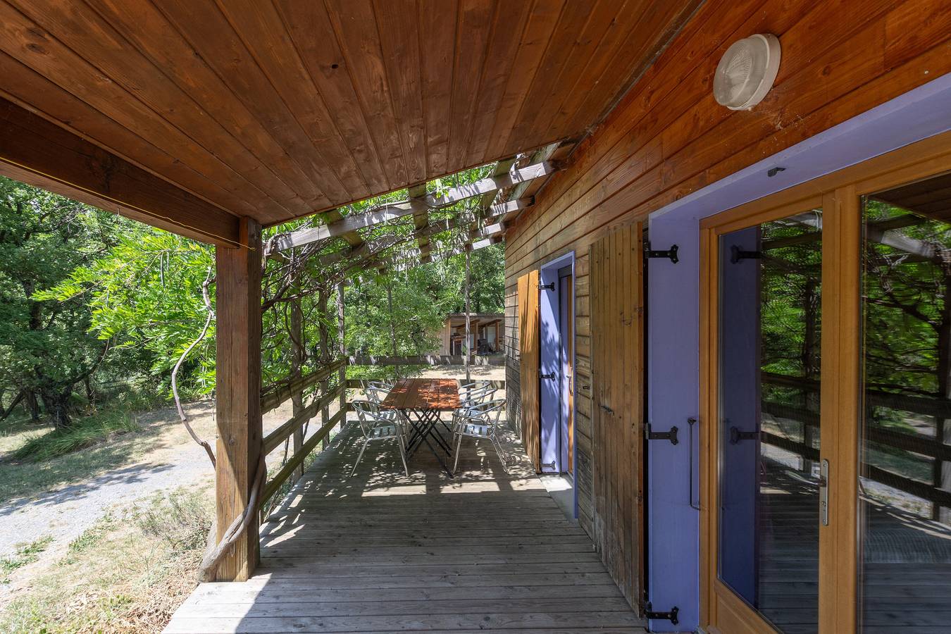 Chalet 'Bleu 6 Personnes Piscine' with Mountain View, Private Terrace and Wi-Fi in Darbres, Ardèche