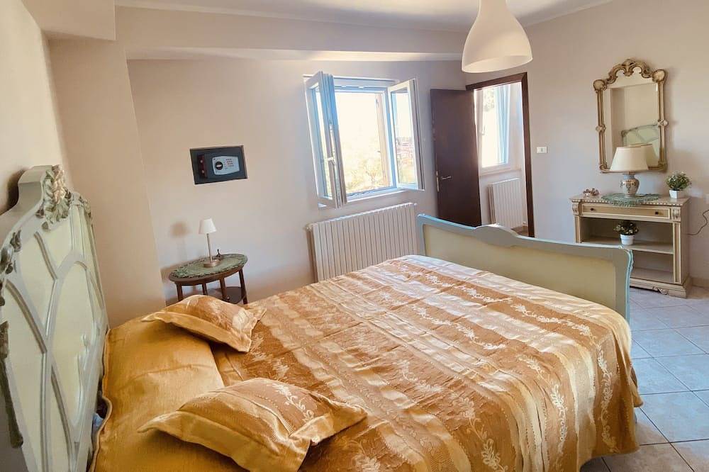 Apartamento entero, Cozy Family House in a Quiet Area with Breathtaking Views in Penne, Provincia de Pescara