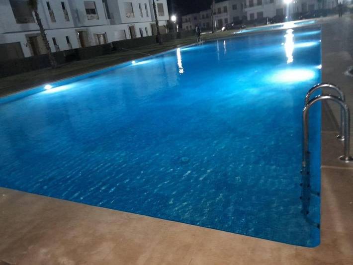 Villa pour 6 personnes, avec piscine et balcon