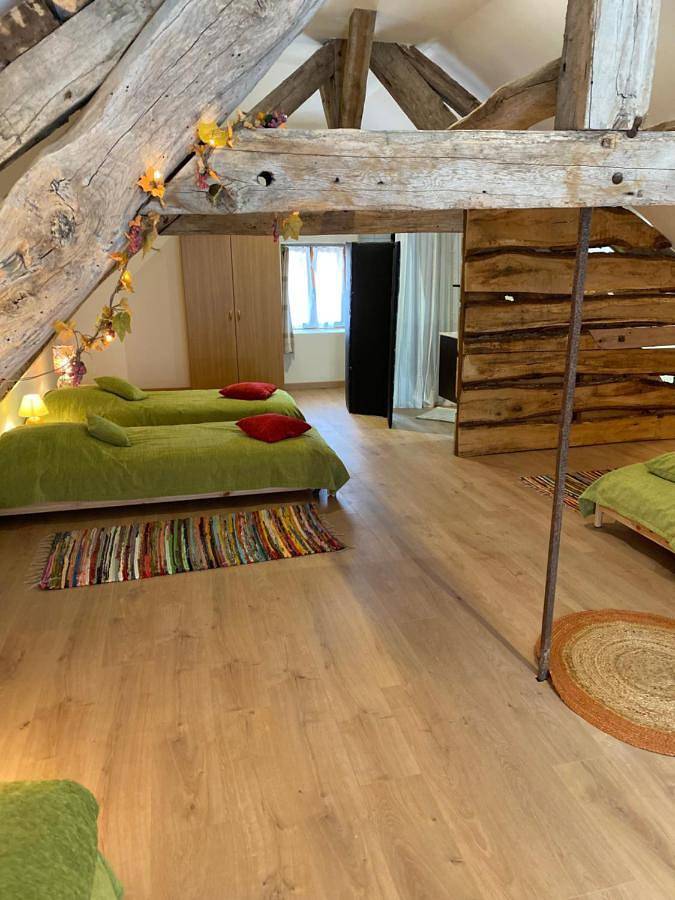 Location de vacances pour 7 personnes, avec jardin et terrasse à Guillon - 3