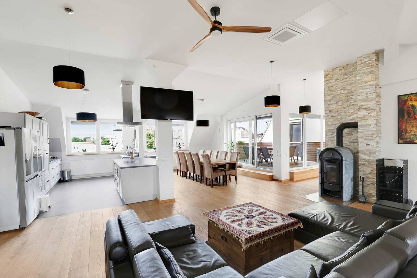 Entire apartment, Himmel Loft | Terrace, Fireplace & Sauna in Alt-West, Leipzig