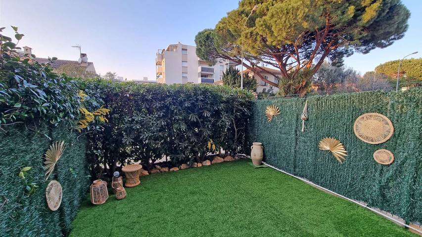 Studio für 4 Personen, mit Terrasse, kinderfreundlich in Sainte-Maxime