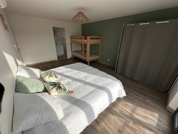 Maison De Vacances pour 14 Personnes dans Veauchette, Montbrison, Photo 1