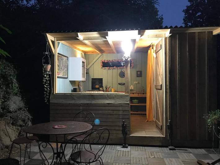 Gîte pour 2 personnes, avec jardin ainsi que terrasse et piscine, animaux acceptés à Soudorgues - 3