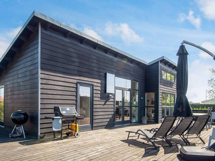 Ferienhaus für 6 Personen, mit Whirlpool und Terrasse sowie Sauna in Binderup Strand