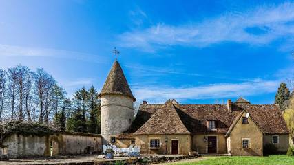 Château pour 8 personnes, avec jardin ainsi que piscine et terrasse dans Allier