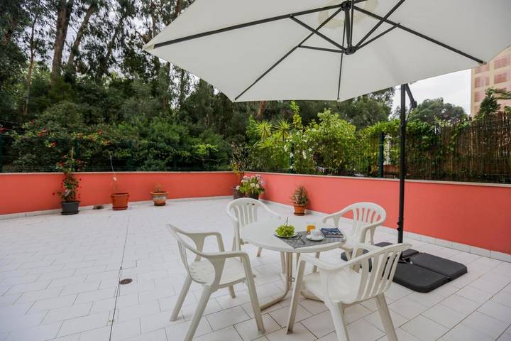 Apartamento de férias para 8 pessoas, com terraço em Amadora