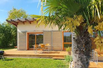 Gîte pour 4 personnes, avec jardin et terrasse à La Brillanne