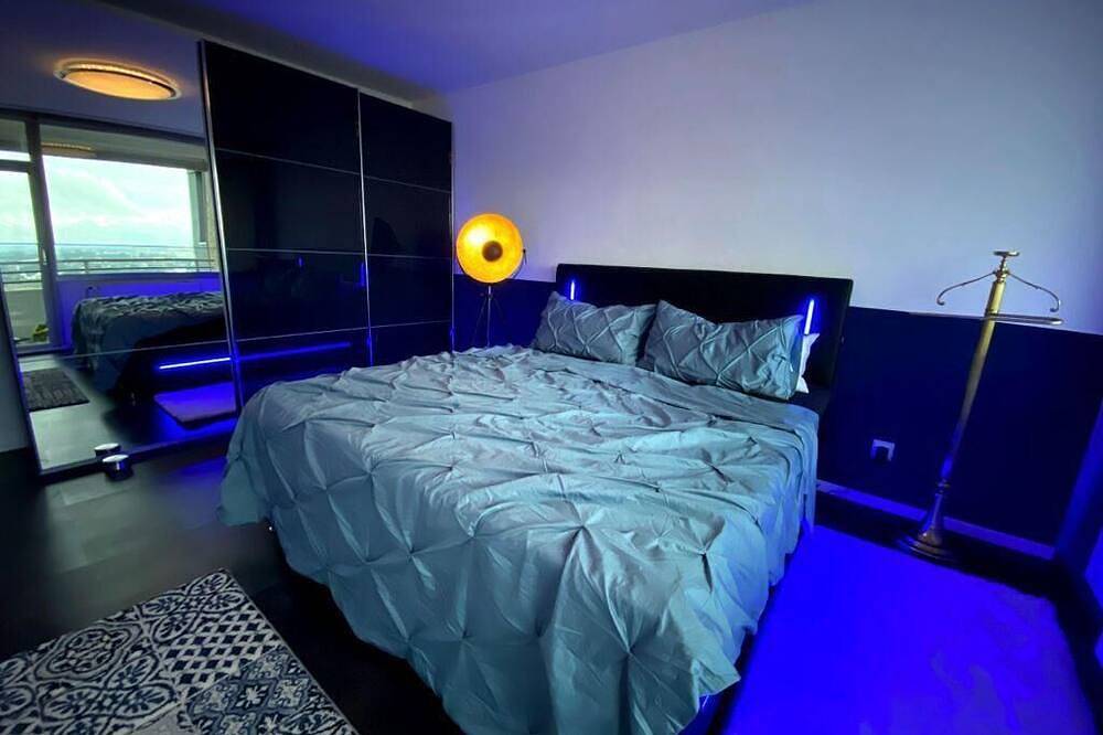 Ganze Wohnung, Appartement mit Rheinblick & Heimkino in Neuss, Rhein-Kreis Neuss