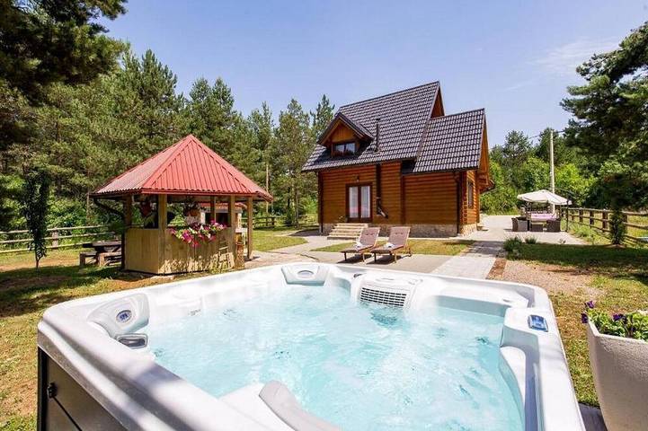 Ferienwohnung für 2 Personen, mit Garten und Whirlpool sowie Terrasse - 1