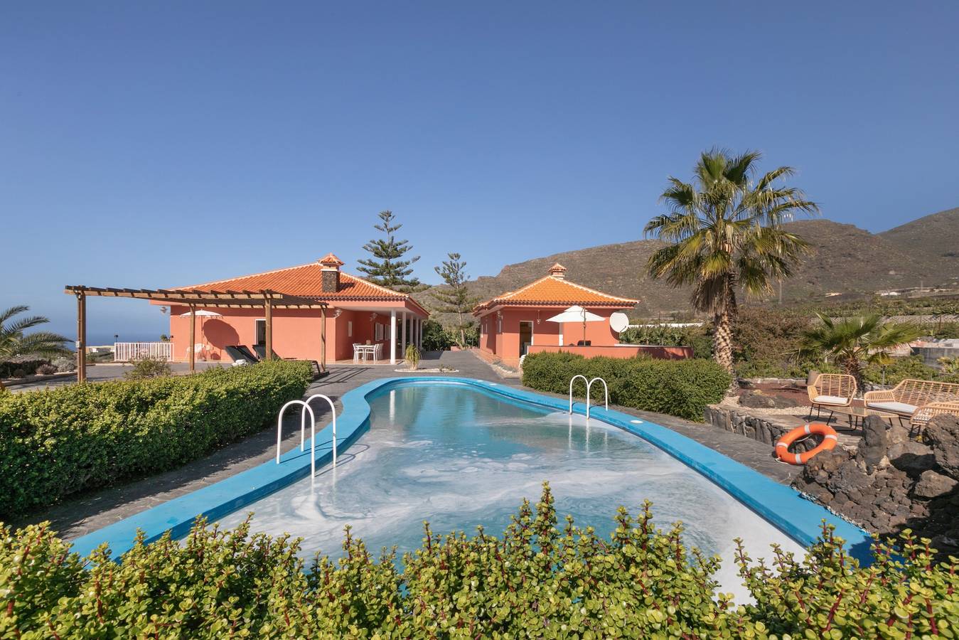 “Los Llanitos Los Gigantes” con piscina privada, terraza compartida y Wi-Fi in Santiago del Teide, Tenerife Sur