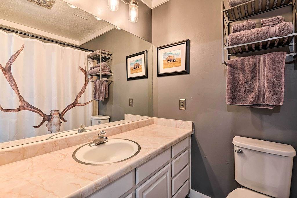 Ganze Wohnung, Neu! Condo w / Kamin + Balkon, 6 Mi zum Powder Ski in Eden (UT), Uinta Wasatch Cache National Forest