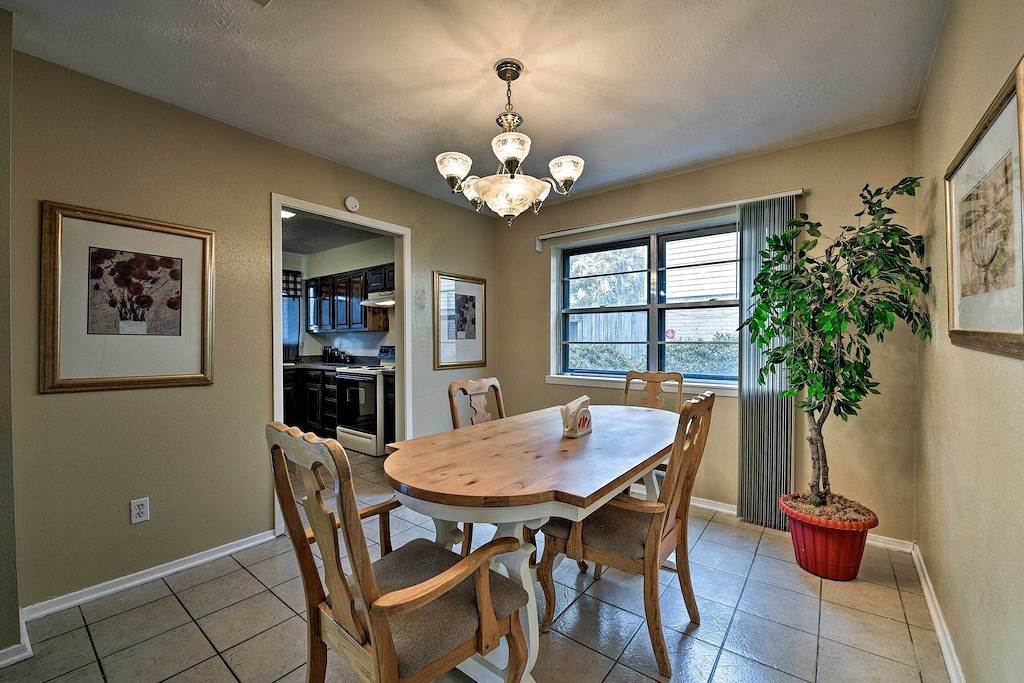 Neu! Missouri City House w / Kamin & eingezäunten Hof in Houston, Fort Bend County