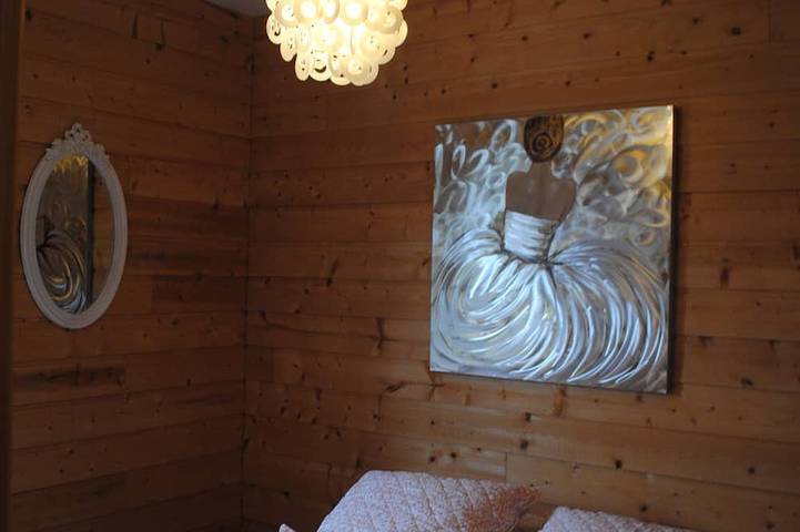 Gîte pour 2 personnes, avec jacuzzi et piscine ainsi que jardin et sauna dans Montlegun - 2