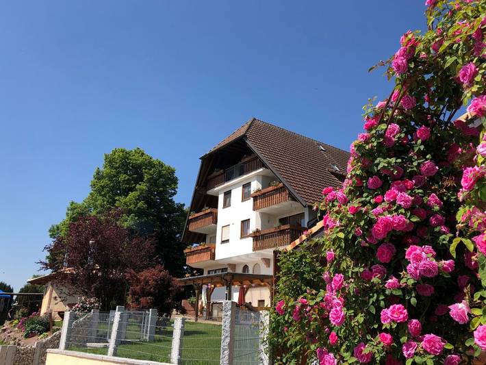 Ferienhaus für 4 Personen, mit Balkon und Balkon/Terrasse sowie Terrasse und Garten in Markgraeflerland - 4
