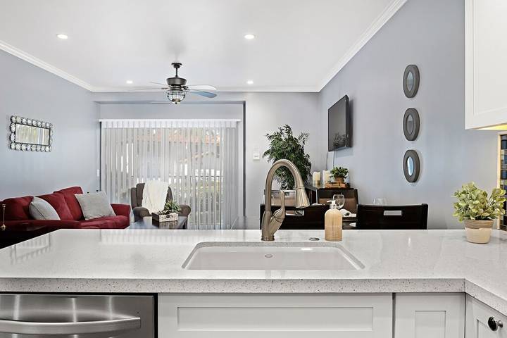 Vacation rental for 3 people, with pool and yard as well as hot tub in Carlsbad