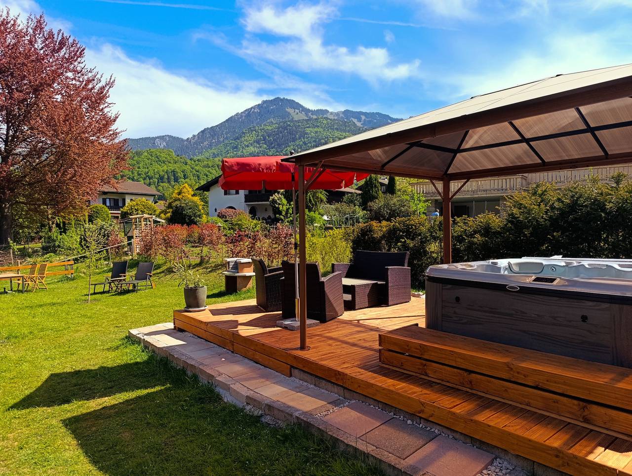 Ganze Ferienwohnung, Chiemgauferienwohnungen - Wanderlust und Alpenrose - Wanderlust 72 m², für 4 Personen, 1 sep. Schlafzimmer, Wlan, Terrasse in Unterwössen, Bayerische Alpen