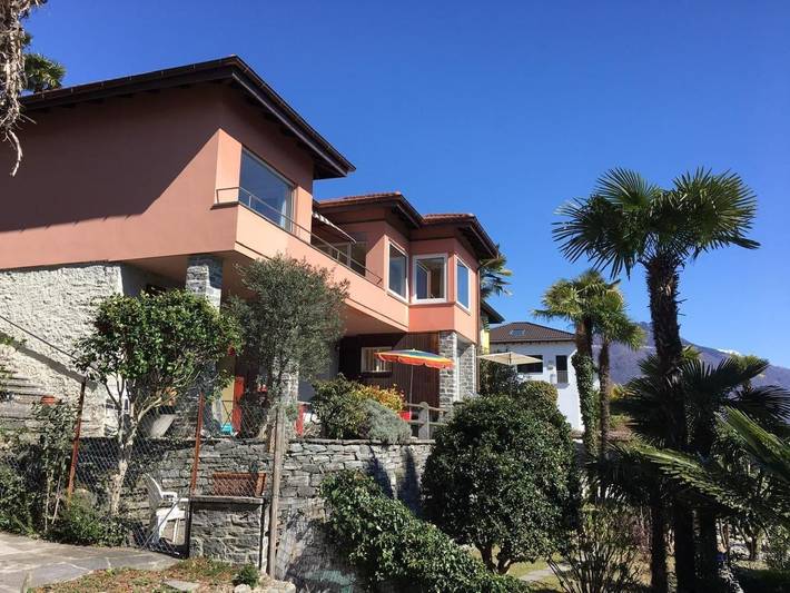 Ferienwohnung für 3 Personen, mit Balkon und Terrasse sowie Garten in Orselina