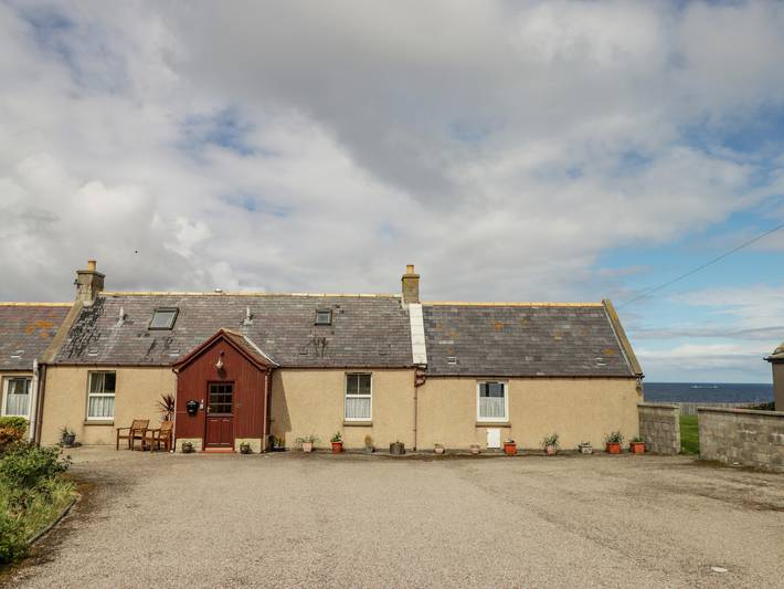 Log cabin for 6 people, with garden, with pets in Moray