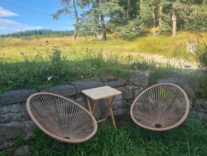 Location de vacances pour 2 personnes, avec piscine ainsi que terrasse et jardin à Saint-Romain-Lachalm - 3