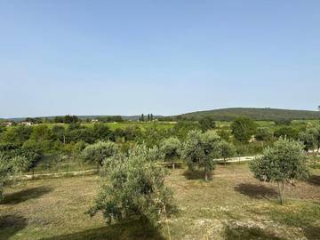 Gîte pour 6 personnes, avec jardin et terrasse à Brue-Auriac