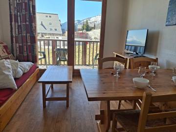 Gîte pour 6 personnes, avec balcon à Montgellafrey