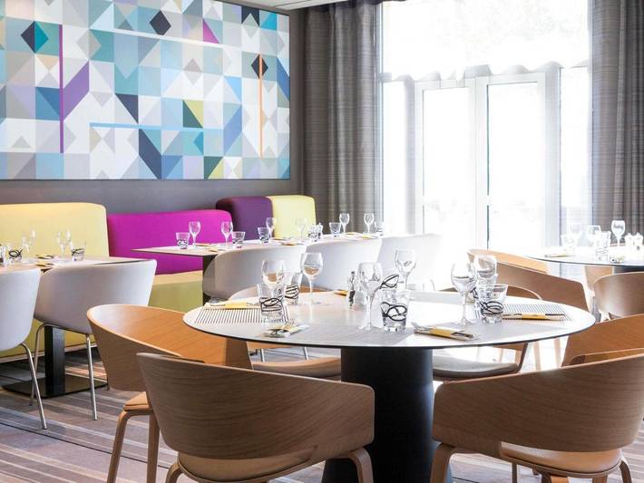 Hôtel pour 2 personnes, avec jardin et piscine ainsi que sauna et jacuzzi, animaux acceptés dans Le Golf National