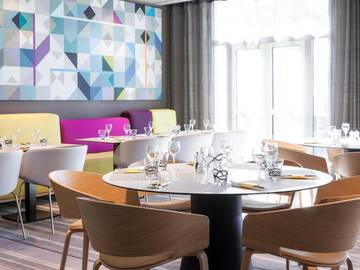 Hôtel pour 2 personnes, avec sauna et jacuzzi ainsi que piscine et jardin, animaux acceptés à Magny-les-Hameaux