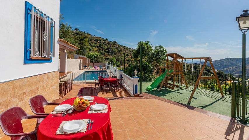 Finca für 15 Personen, mit Balkon/Terrasse in Sayalonga - 4