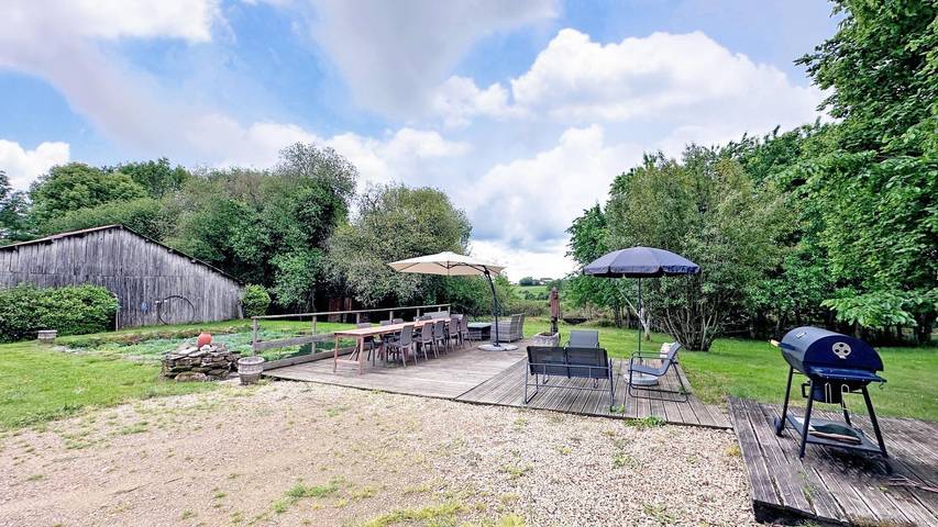 Gîte pour 12 personnes, avec terrasse ainsi que piscine et jardin, animaux acceptés à Saint-Yrieix-la-Perche - 3
