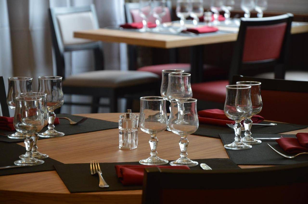 Hotel des Lauriers Roses in Bourbonne-les-Bains, Haute-Marne