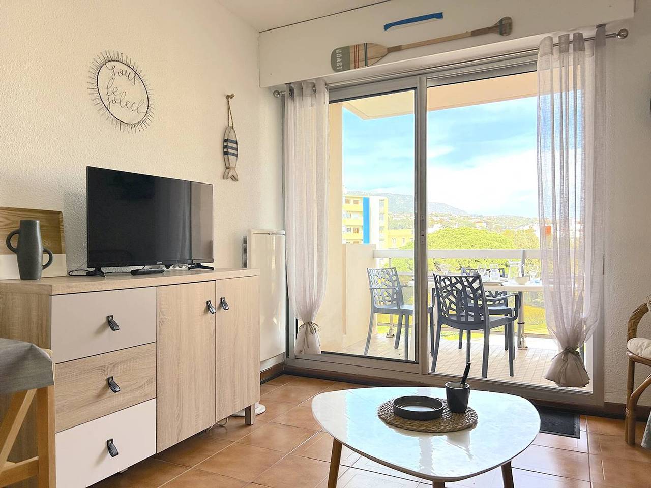 Appartement entier, Studio calme avec coin nuit, terrasse et parking - Proche plage et commerces in Le Lavandou, Parc national de Port-Cros