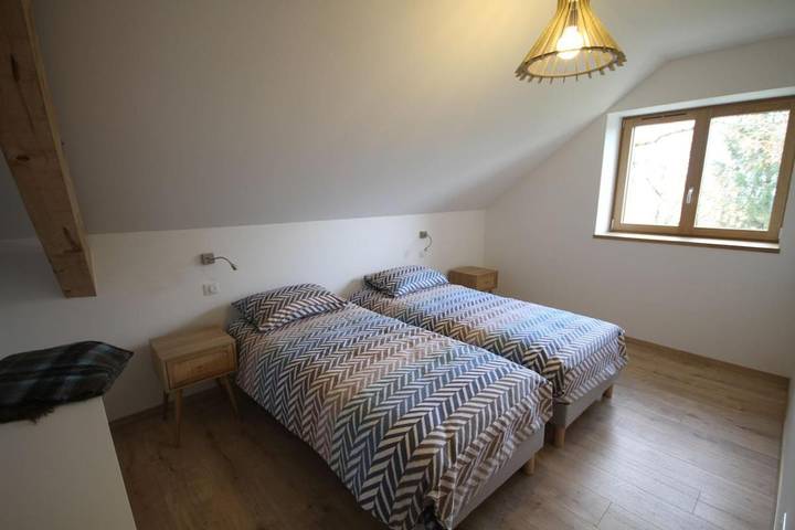 Location de vacances pour 6 personnes, avec vue et piscine ainsi que vue sur le lac et terrasse à Cruseilles - 4