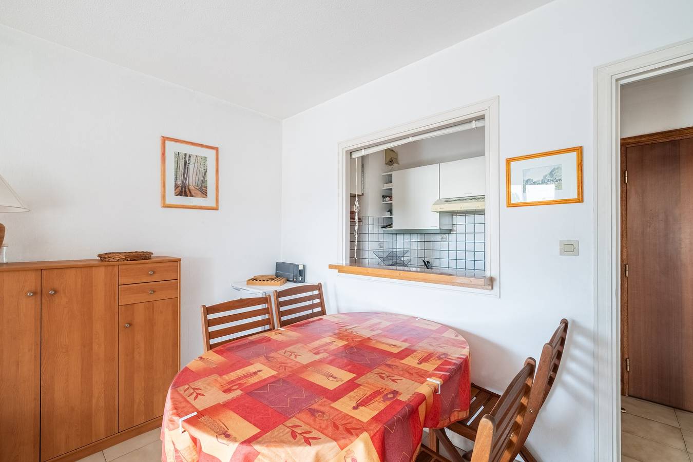 Apartamento entero, Apartamento 'Le Lido - Playa, Piscina, Parking' con vistas al mar, Wi-Fi y aire acondicionado in Cros de Cagnes, Cagnes-sur-Mer
