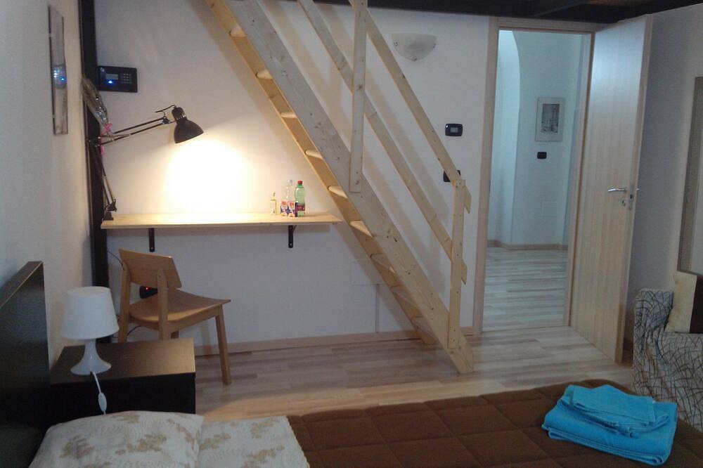 Appartamento intero, Appartamento per vacanze in centro a Trani in Trani, Barletta-Andria-Trani