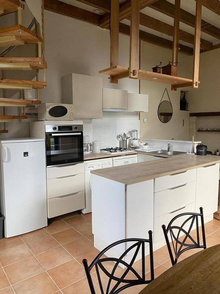 Gîte pour 4 personnes, avec terrasse et sauna ainsi que jardin et jacuzzi à Barfleur - 4