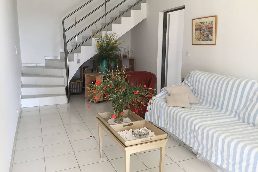 Appartement entier, T2 Duplex, terrasse,jardin, calme ,lumineux, indépendant à  Piolenc en Provence in Piolenc, Vaucluse