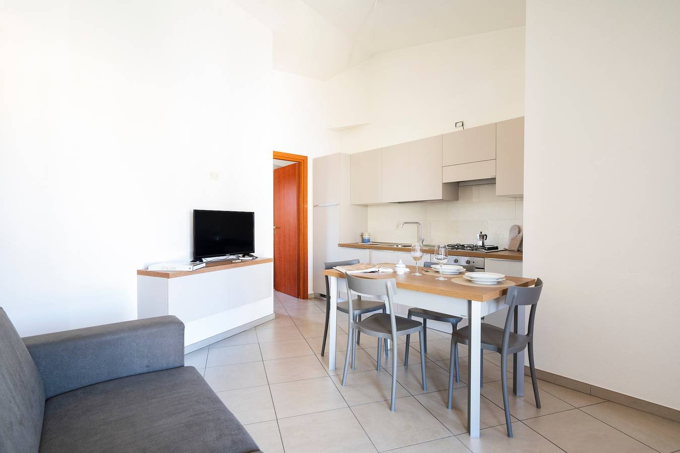 Ganze Wohnung, Ferienwohnung 'Bernabé' mit Privatterrasse, Balkon und Klimaanlage in Tortolì, Ogliastra Provinz